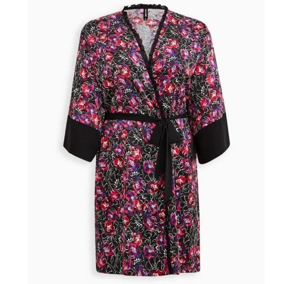 torrid Kimono Sleeve Midi Robe - Satin Floral Black Water Outline Floral 3X / 4X - Picture 5 of 16